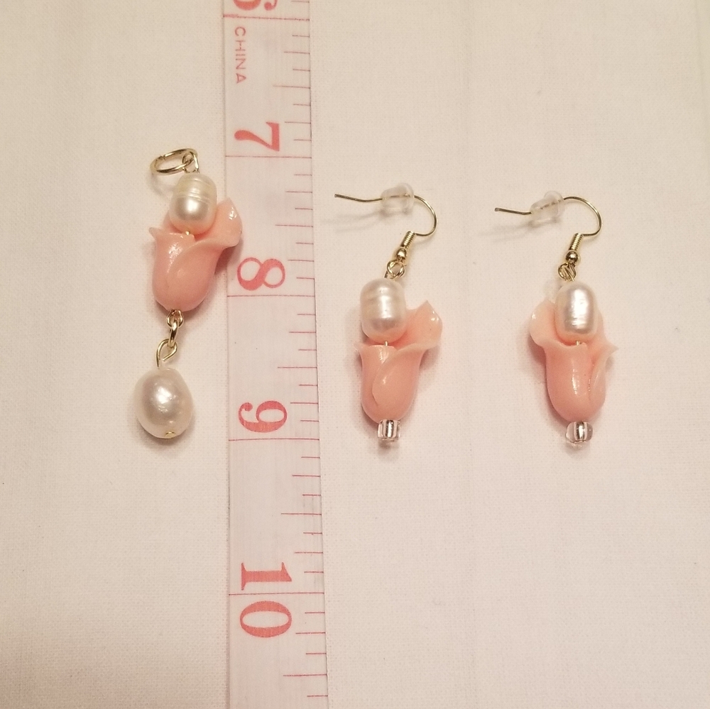 🌷 Cute lily earring and pendant set